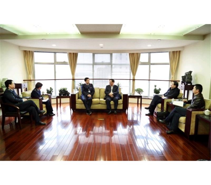 王正喜、周勇與省進(jìn)出口檢驗(yàn)檢疫局局長王偉舉行工作會(huì)談