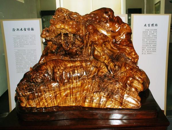 愛濤文化舉辦琉晶、金絲楠木藝術精品展